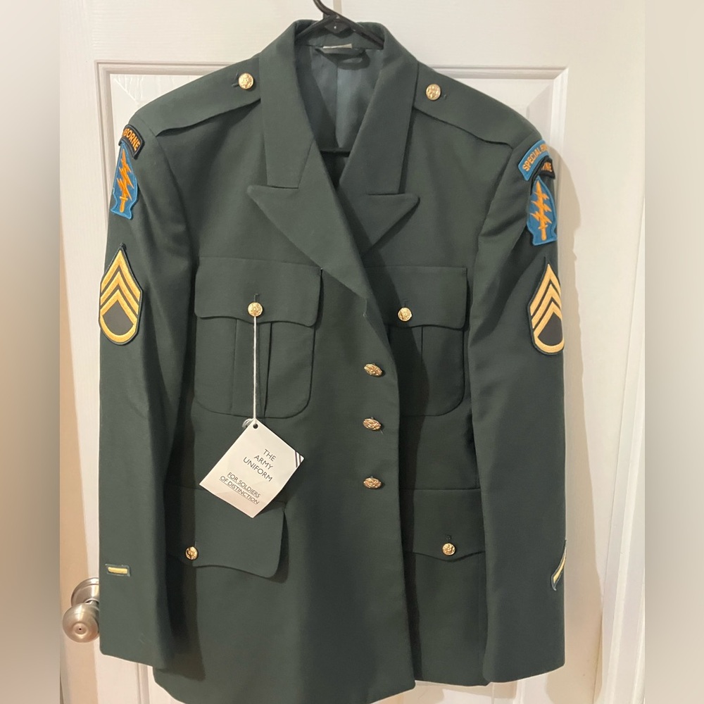 DEROSSI & SON ARMY GREEN MILTARY JACKET 43 S. Special Forces Airborne NWT